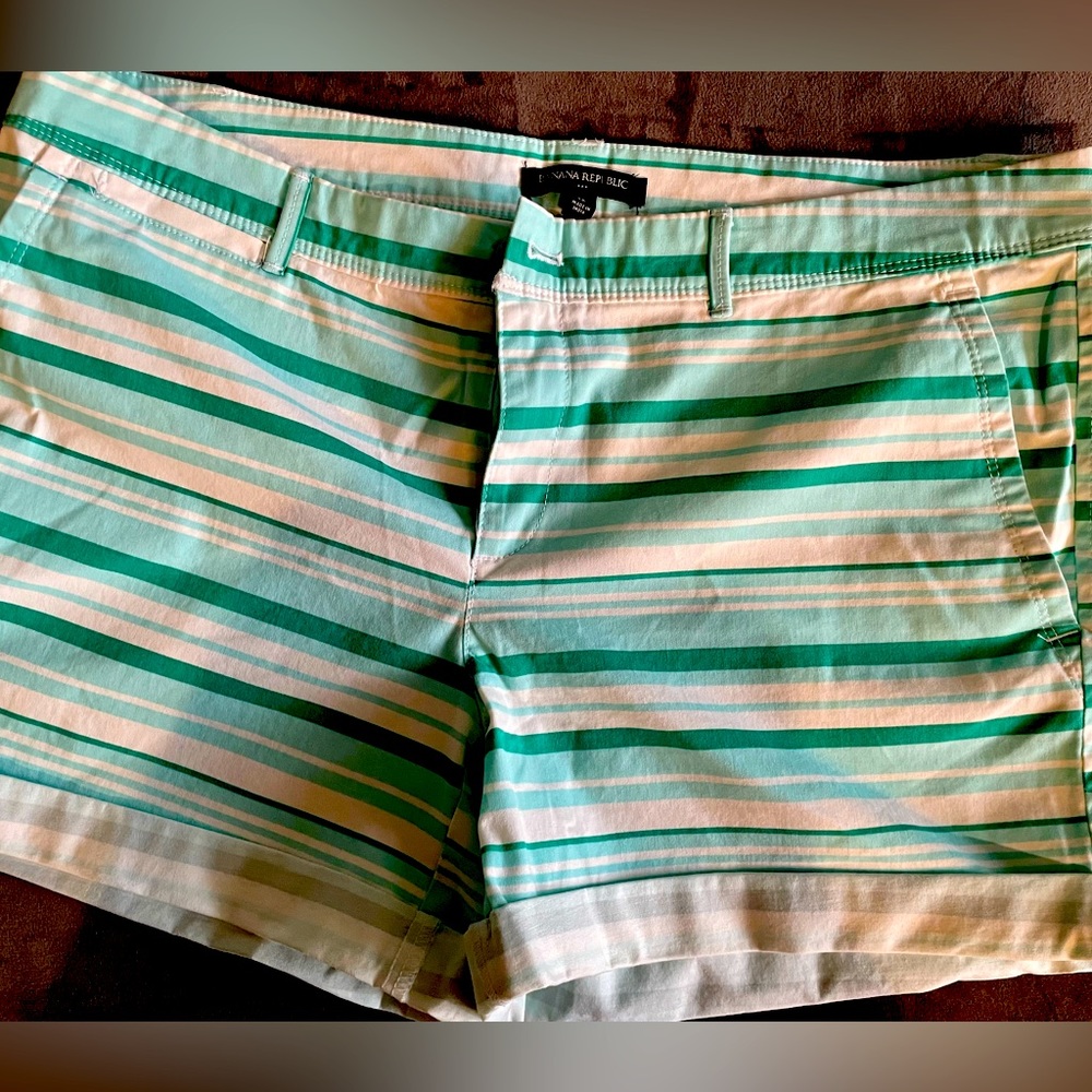 NEW Banana Republic Women's Shorts Striped Print sz 12 with stretch